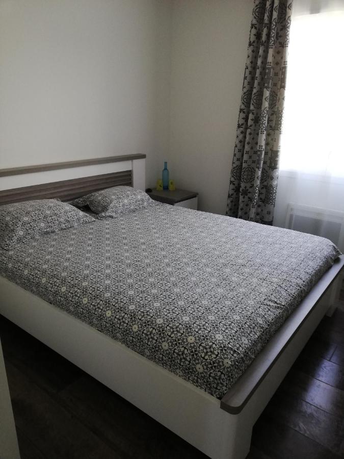 Chambre D'Hotes Chez Sandrine Guîtres Zewnętrze zdjęcie